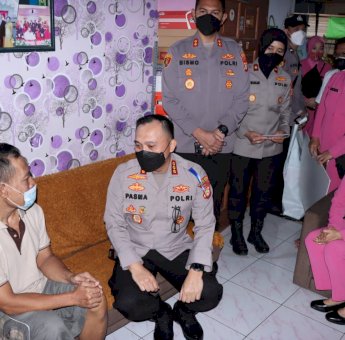 Bentuk Kepedulian, Kapolres Metro Jakarta Barat Jenguk Anggota yang Sakit Stroke
