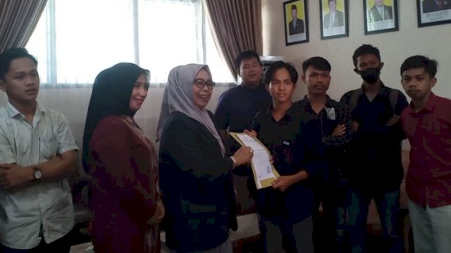 Terima Ampera, Ketua DPRD Palopo Pastikan Tuntutan Mahasiswa Diteruskan ke Pusat