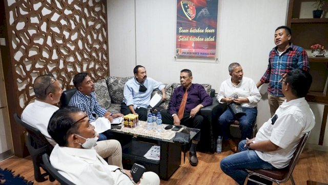 Tim Kuasa Hukum PDAM Kota Makassar saat melakukan pelaporan terhadap Ketua LPM Sulsel. (Istimewa)