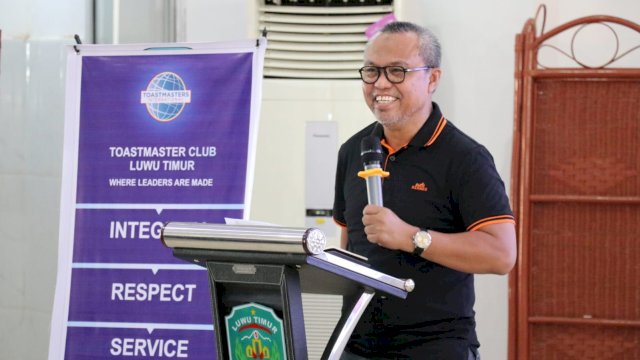 Bupati Luwu Timur, H. Budiman saat melaunching Luwu Timur Toastmasters Club, Jumat (1/7/2022).