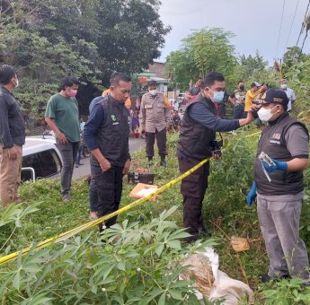 Mayat Wanita Paruh Baya Dalam Karung Ditemukan Membusuk di Atas Tanggul di Gowa