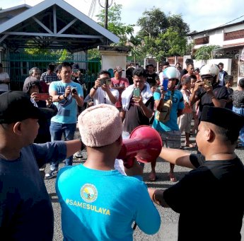 Balai TNTB Terima Tuntutan Massa Aliansi Atas Penganiayaan Nelayan Pulau Rajuni di Selayar