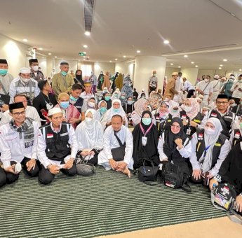 Sedang Ibadah Haji, Gubernur Andi Sudirman Silaturahmi Bersama Warga Sulsel di Makkah