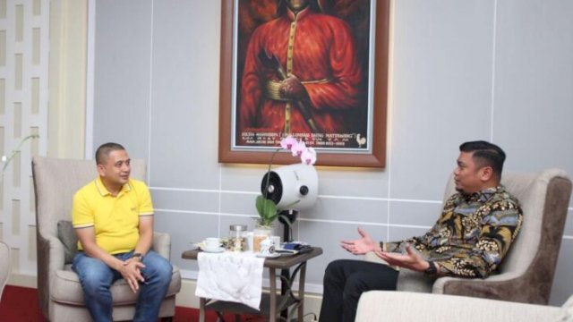 Bupati Gowa Adnan Purichta Ichsan bersama CEO PSM Makassar saat melakukan pertemuan di Kantor Bupati Gowa. (FOTO. Humas Pemkab Gowa)