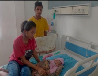 Tak Punya BPJS dan Biaya Perawatan Anaknya, Pasutri Muda di Manggarai Timur Tertahan di RSUD