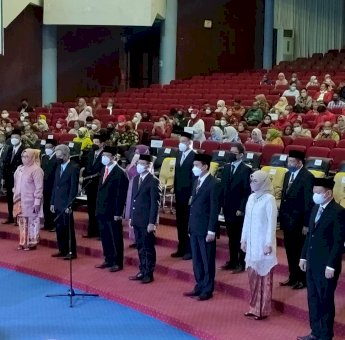 Rektor Unhas Prof Jamaluddin Jompa Resmi Lantik Sekretaris dan Empat Wakil Rektor