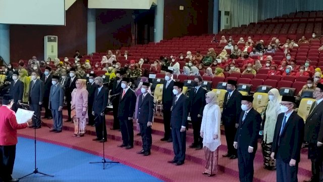 Pelantikan Sekretsris Universitas Hasanuddin Prof. Sumbangan Baja bersama empat Wakil Rektor di Baruga Andi Pangerang Pettarani Kampus Tamalanrea, Selasa (05/06/2022). (Istimewa)