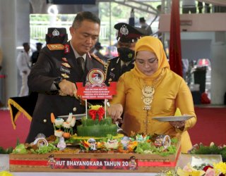 Polda Kaltim Gelar Upacara dan Syukuran HUT Bhayangkara ke-76