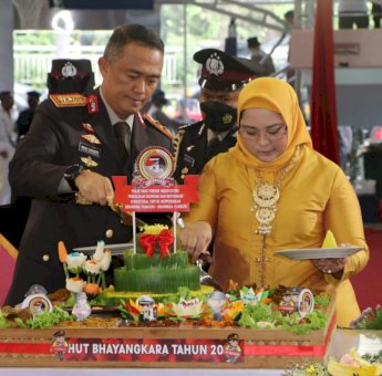 Polda Kaltim Gelar Upacara dan Syukuran HUT Bhayangkara ke-76