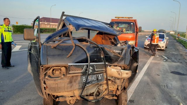 Satu orang meninggal dunia akibat kecelakaan Lalu Lintas di Jalan Tol Tangerang-Merak, Selasa (05/07/2022). (Istimewa)