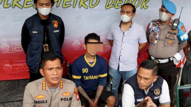 Kapolres Metro Depok, Kombes Pol Imran Edwin Siregar memimpin press confrence kasus pembunuhan yang menghadirkan pelaku, Selasa (06/07/2022). (Ist)