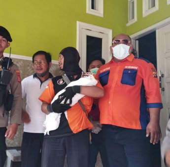 Menunggu Ojek Tak Kunjung Datang, Seorang Wanita Melahirkan di Posko Ronda, Sang Bayi Tewas Saat Lahir