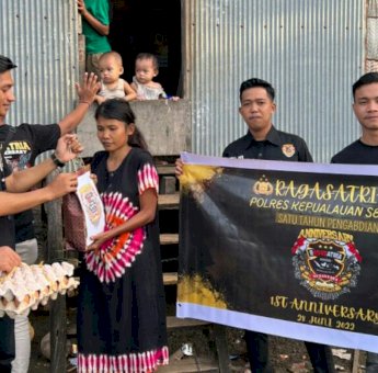 HUT Pertama Ragasatria Nusantara Bagikan Paket Sembako ke Warga Kurang Mampu di Selayar