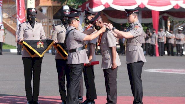 Kapolda Metro Jaya Irjen Pol Fadil Imran melantik Bintara Polri Angkatan 45 di Cigombong, Kamis (07/07/2022). (Istimewa)