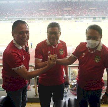 Taufan Pawe Bersama Menpora dan Ketua PSSI Nobar Langsung Indonesia Vs Thailand
