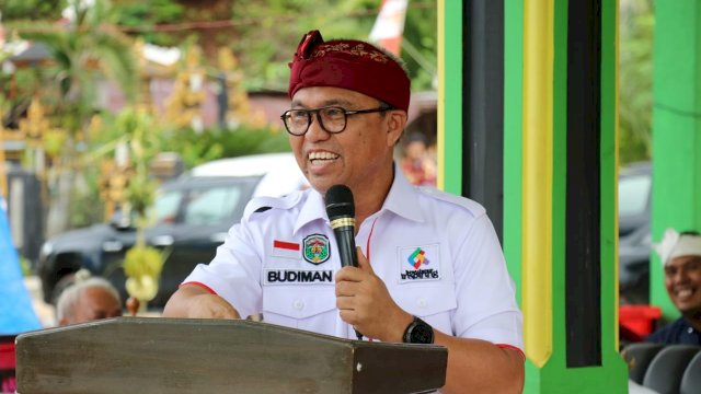 Bupati Luwu Timur, H. Budiman membuka secara resmi kegiatan Utsawa Dharma Gita IX tingkat Kabupaten Luwu Timur di Lapangan Desa Wanasari Kecamatan Angkona, Kamis (07/07/2022).