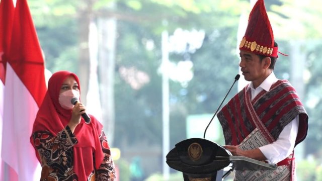 Presiden Joko Widodo memberikan sambutan pada acara Peringatan Hari Keluarga Nasional (Harganas) ke-29 Tahun 2022 yang digelar di Lapangan Merdeka, Kota Medan, Sumatra Utara, pada Kamis (07/07/2022). (Istimewa)