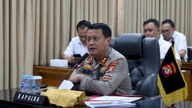 Kapolda Banten Irjen Pol Prof Rudy Heriyanto, memimpin Anev Mingguan Polda Banten, Senin (11/07/2022). (Istimewa)
