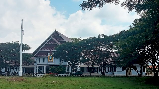 Kantor DPRD Kabupaten Sinjai.(Foto: Asrianto)