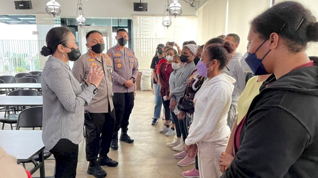 Rayakan idul adha bersama mahasiswa/i papua, Kombes Pasma Royce dan jajaran adalah bentuk kepedulian dan saling support.(Foto: ist)