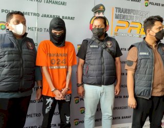 Polisi Tangkap Oknum Driver Taksi Online yang Ambil Uang Penumpang di Jakarta Barat