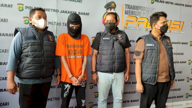 Oknum driver taksi online CNT (23) diamankan Polsek Taman Sari, Jakarta Barat. (Istimewa)