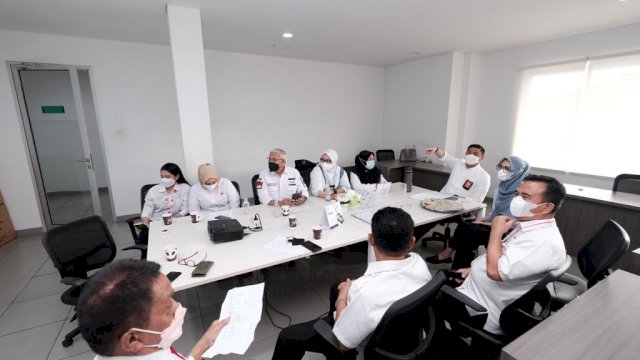Bupati Gowa yang juga Ketua PMI Sulsel Adnan Purichta Ichsan saat membuka Bimtek SIAMO di Aula DR. Ichsan Yasin Limpo, Markas PMI Provinsi Sulawesi Selatan, Makassar, kemarin. (Dok. Humas Gowa)