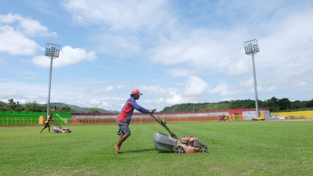 Pemerintah Kota Parepare terus menggenjot pembenahan dan pengerjaan Stadion BJ Habibie yang rencananya akan dijadikan Home Base PSM Makassar pada Liga 1 mendatang. (Foto: Zul Kifli/Republiknews.co.id)