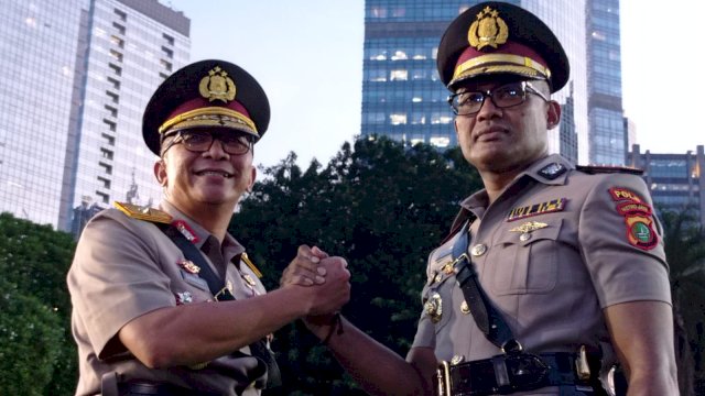 Kombes Pol Latif Usman (kanan) bersama Brigjen Pol Sambodo Purnomo Yogo (kiri). (Foto: Wahyu Widodo/Republiknews.co.id)