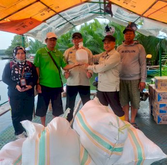 Pemprov Sulsel Salurkan Benih Udang Windu untuk Pembudidaya di Pulau Lakkang