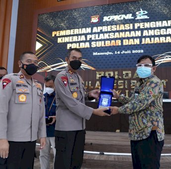 Polda Sulbar Raih Penghargaan Pengelolaan Keuangan Terbaik di 6 Satker