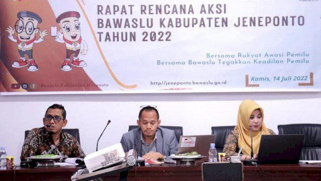 Rapat Penyusunan Rencana Aksi yang dilaksanakan di Media Center Bawaslu Kabupaten Jeneponto, Kamis (14/07/2022). (Istimewa)