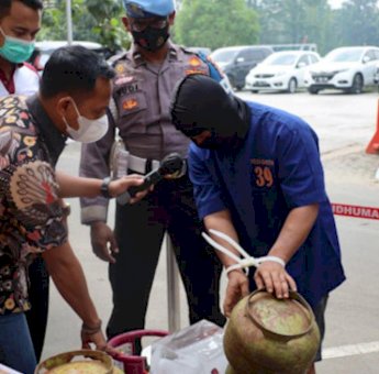 Polisi Ringkus Pengoplos Tabung Gas Subsidi di Banten