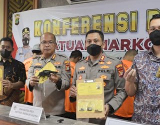 Melawan Dengan Senjata Api Rakitan, Polisi Lumpuhkan Pengedar Sabu di Bekasi