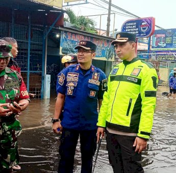 Bencana Banjir, Polres Metro Tangerang Kota Dirikan Dapur Umum dan Posko Kesehatan