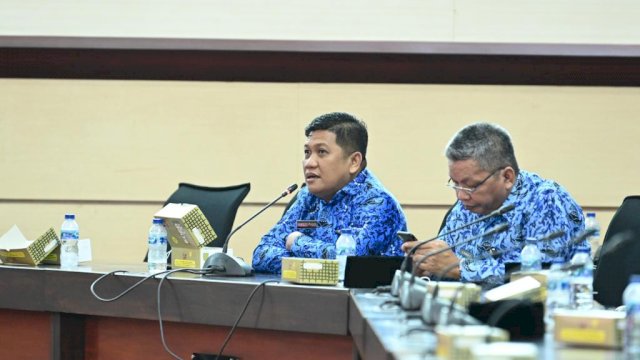 Kepala Dinas Kominfo-SP Sulsel Amsun Padolo, saat mengikuti Rapat Persiapan HUT RI ke-77 di Ruang Rapat Pimpinan Kantor Gubernur Sulsel, Senin (18/07/2022). (Istimewa)