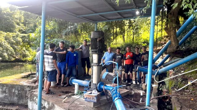 PDAM Selayar bekerjasama dengan Selayar Dive & Adventure memperbaiki pompa Hisap di Topa. (Istimewa)