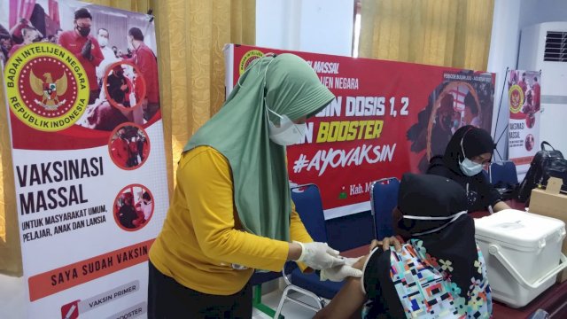 Gencarkan Vaksinasi Covid-19 di Maros, BINDa Sulsel Dorong Kasus Positif Menurun