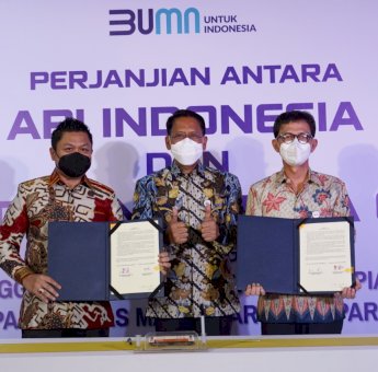 Perseroda Sulsel dan PT KAI Tanda Tangani Perjanjian Kerja Sama Proyek Kereta Api Makassar-Parepare