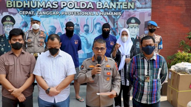Kabid Humas Polda Banten Kombes Pol Shinto Silitonga Saat Press Conference di Polda Banten Terkait Kasus Kanibalisasi Motor Untuk Diekspor. (Ist)