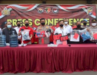 Polisi Tangkap Lima Orang Pemalsu Air Mineral Galon di Cilegon, Raup Untung Rp28 Juta Perbulan