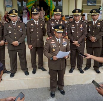 Kejari Muna Tetapkan Dua Tersangka Korupsi Pengadaan Lampu Tenaga Surya