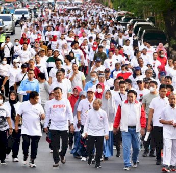 Olahraga Sekaligus Silaturahmi, Gubernur Lepas Peserta Sulsel Anti Mager 10.000 Langkah