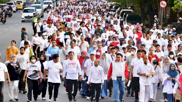 Gubernur Andi Sudirman Sulaiman, bersama jajaran Pemerintah Provinsi Sulsel saat mengikuti Peserta Sulsel Anti Mager, Sabtu (23/07/2022). (Istimewa)