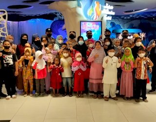 Momentum Hari Anak Nasional, Polsek Tambora Ajak Anak Yatim Piatu Jalan-Jalan