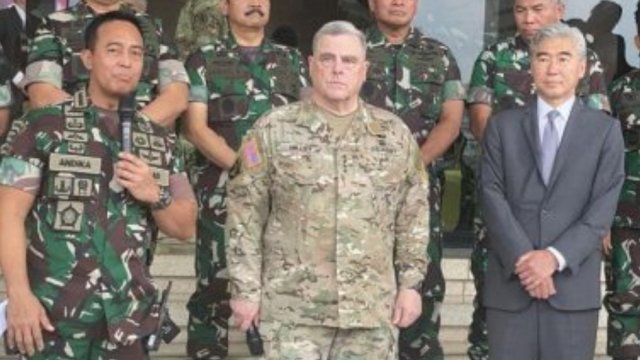 Panglima TNI Jenderal Andika Perkasa, bersama Panglima Angkatan Bersenjata Amerika Serikat Jenderal Mark A Milley. (Istimewa)