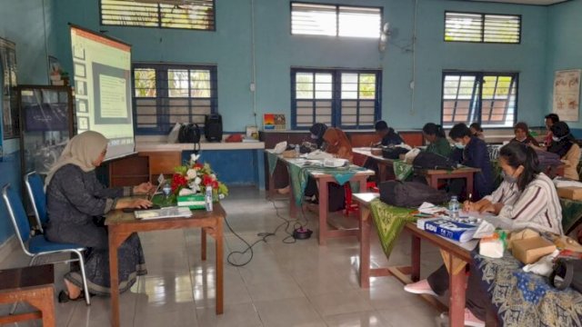 Kegiatan Pelatihan Pembelajaran Kosa Kata Bahasa Inggris bagi Para Guru SMP di Merauke. (Foto Hendrik/republiknews.co.id)