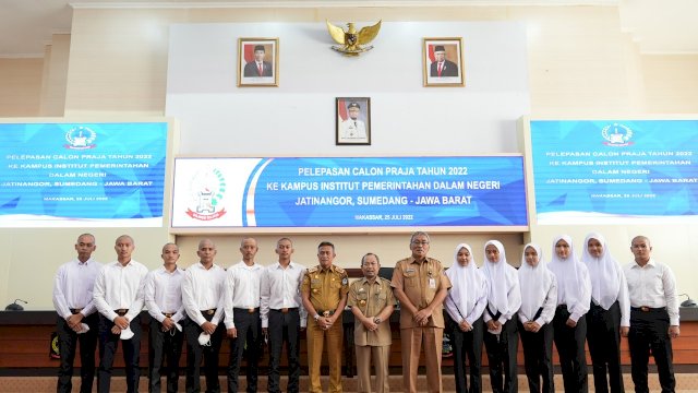 Pelepasan Calon Praja IPDN asal Sulsel, di Ruang Rapat Pimpinan (Rapim) Kantor Gubernur Sulsel, Senin (25/07/2022). (Istimewa)