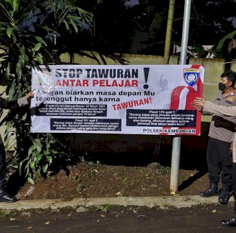 Antisipasi Tawuran Pelajar, Polsek Kembangan JakBar Beri Edukasi Lewat Spanduk
