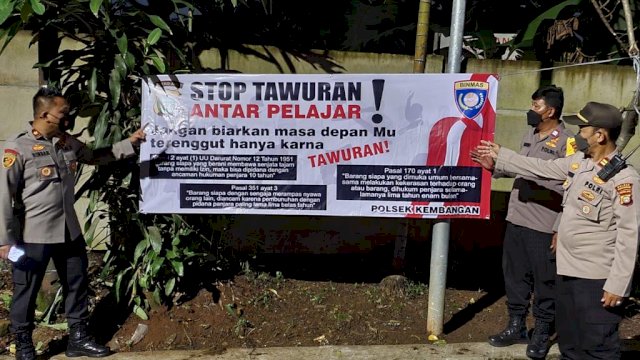 Spanduk Edukasi Anti Tawuran Dipasang di Wilayah Kembangan Jakarta Barat (Foto: Istimewa)